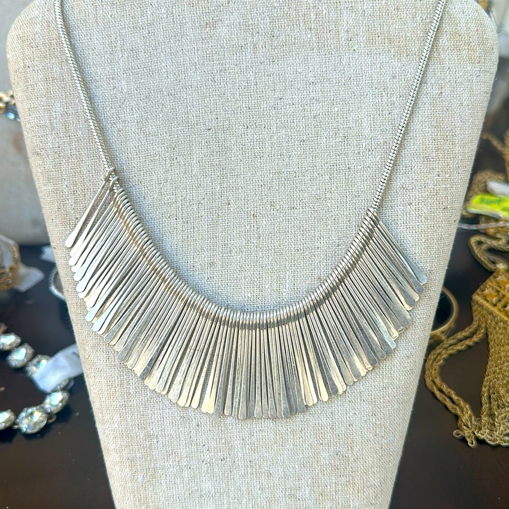 Essential Fringe Necklace